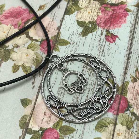 Celtic Eternity Circle Claddagh Pendant Necklace B - Picture 5 of 8